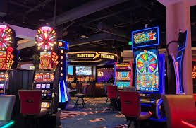 Poker players learning from mistakes and improving strategy